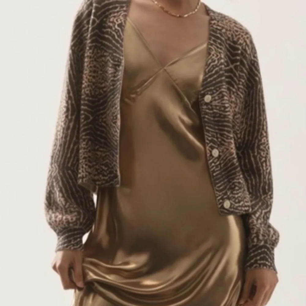 ANTHROPOLOGIE x Kachel Artistic Soft Wool Blend V Neck Cardigan Cocoa Brown XS - Picture 3 of 9